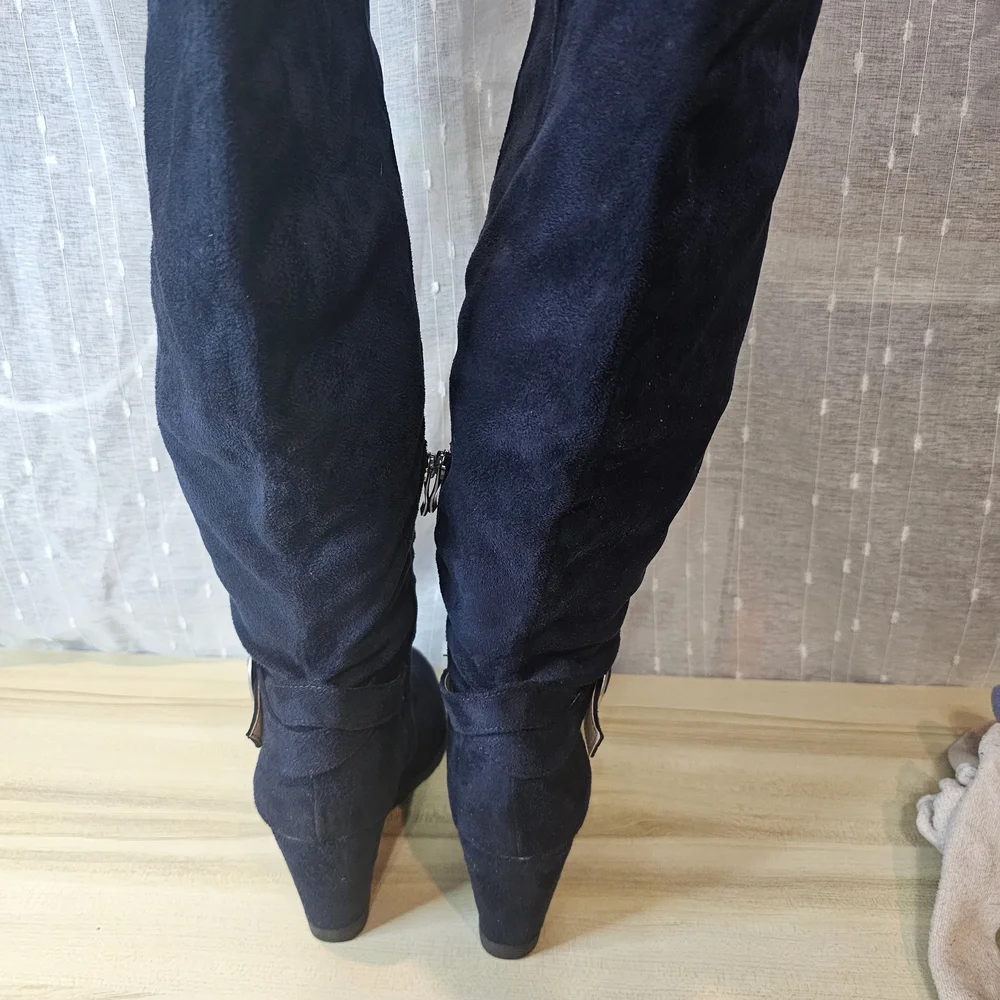 Elegant Navy Knee-High Women's Boots - Picture 2 of 8